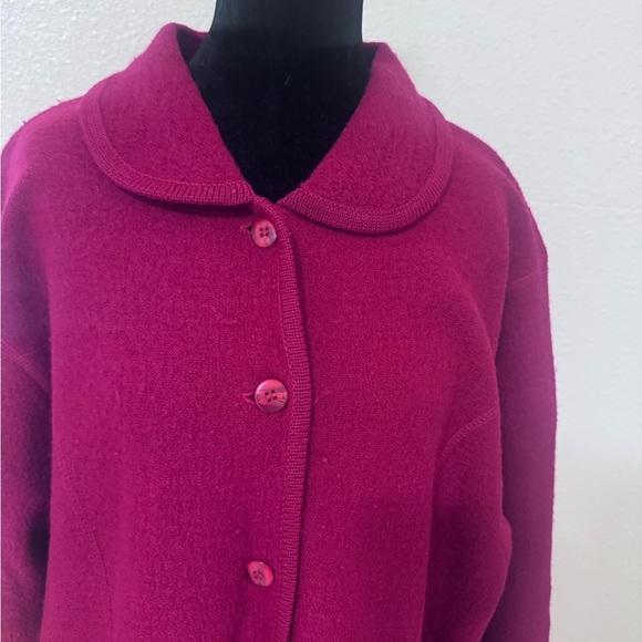 Elegant Berry Button-Up Women's Jacket - Picture 4 of 7